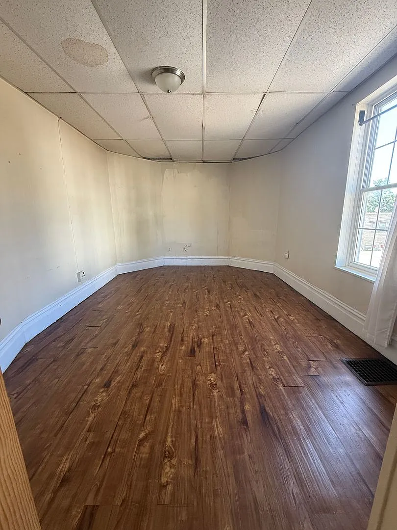 382 Forest Avenue — Photo 4