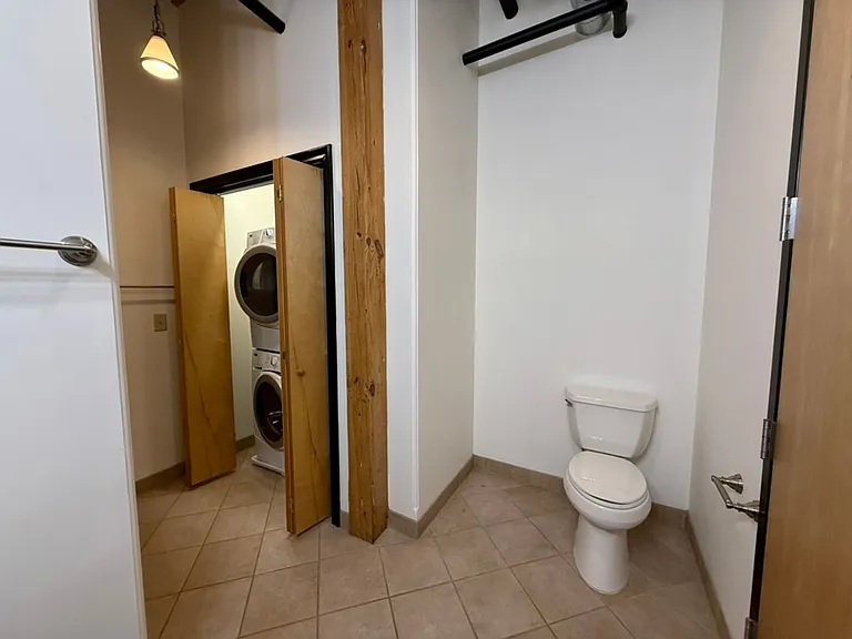 421 Broad St — Photo 16