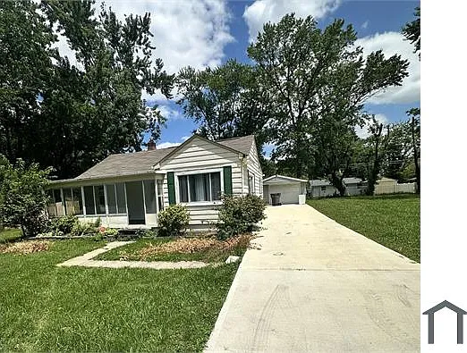 1823 N Coolidge Ave — Photo 1