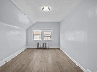 2502 169th St, Flushing, NY 11358