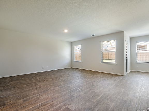 4th image of 8227 Atlas Rise