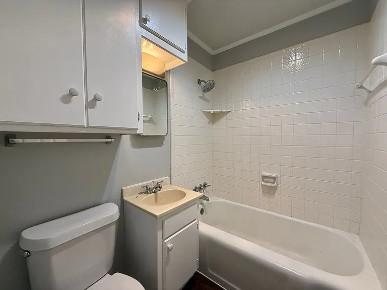 429 W Hurd St — Photo 10