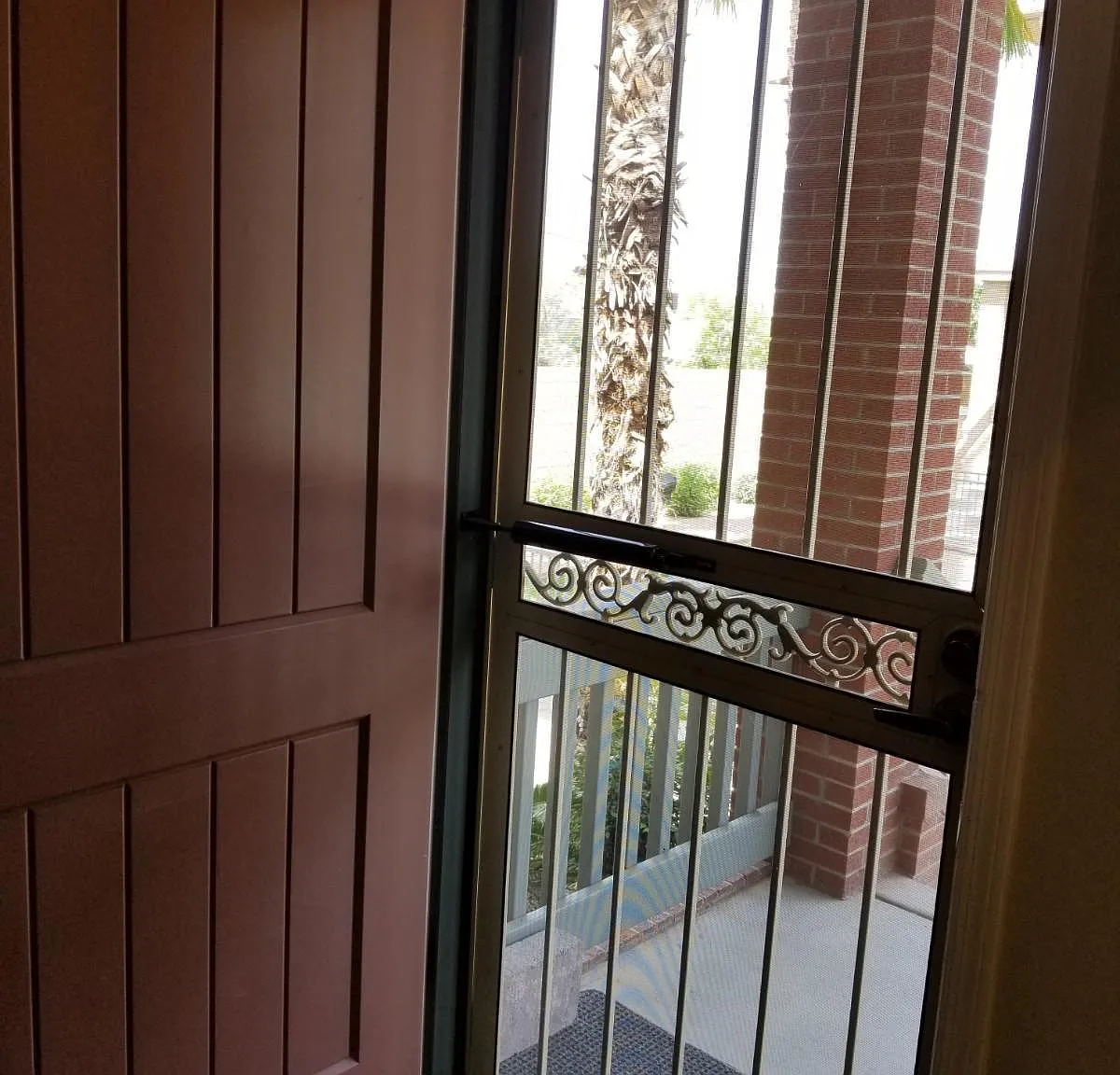 3 bed, 1206 sqft, $2,400 — Photo 3