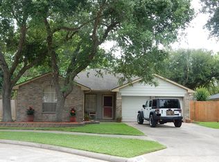 1711 Oak Meadow Dr, Kemah, TX 77565