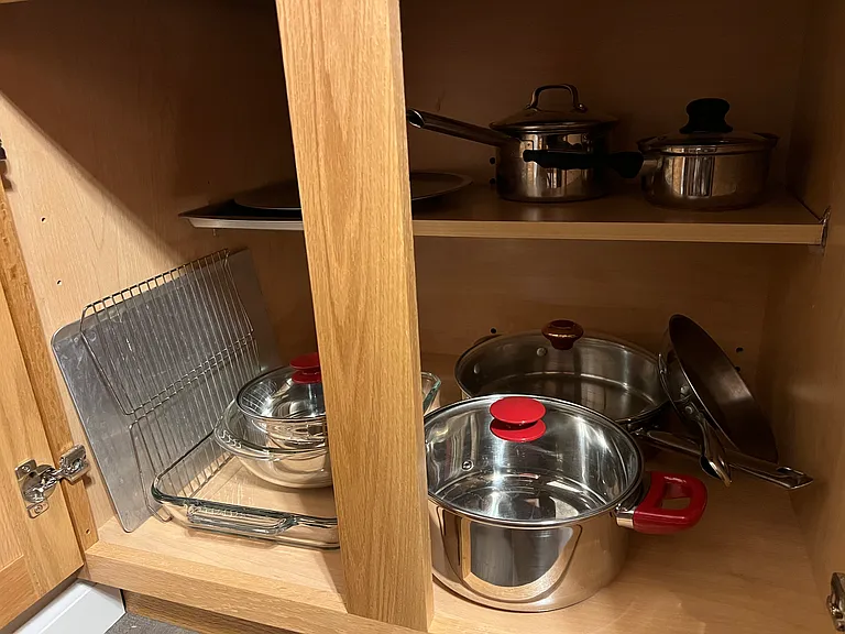 Pots, pans, and bakeware