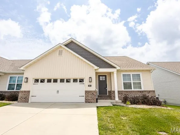 808 Applewood Creek Dr, Fairview Heights, IL 62208