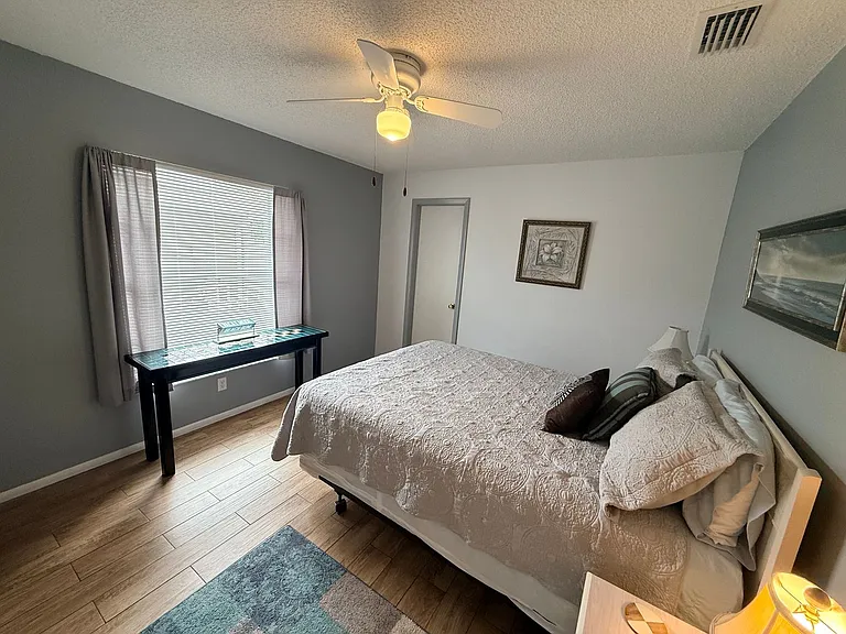 22497 Glen Ave — Photo 43