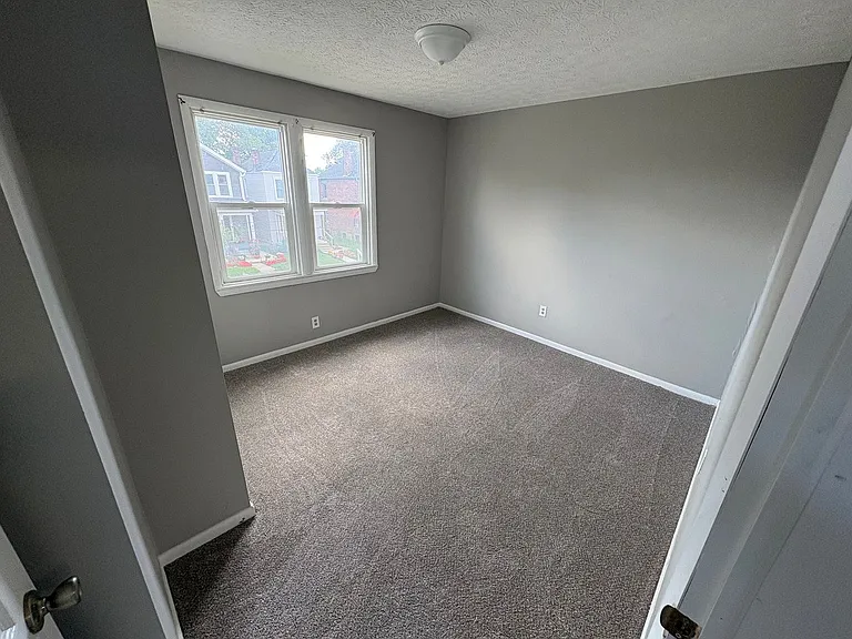 619 S 22nd St — Photo 3