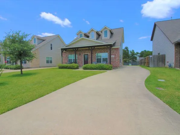 2477 Horse Shoe Dr, College Station, TX 77845