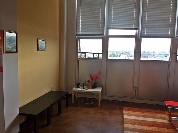 4th image of 118 Holmes St Unit 403