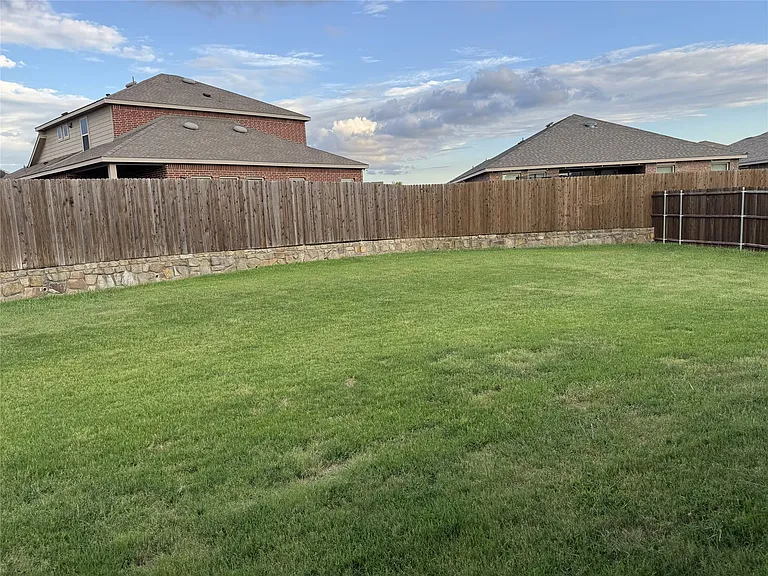 537 Robinson Way — Photo 17