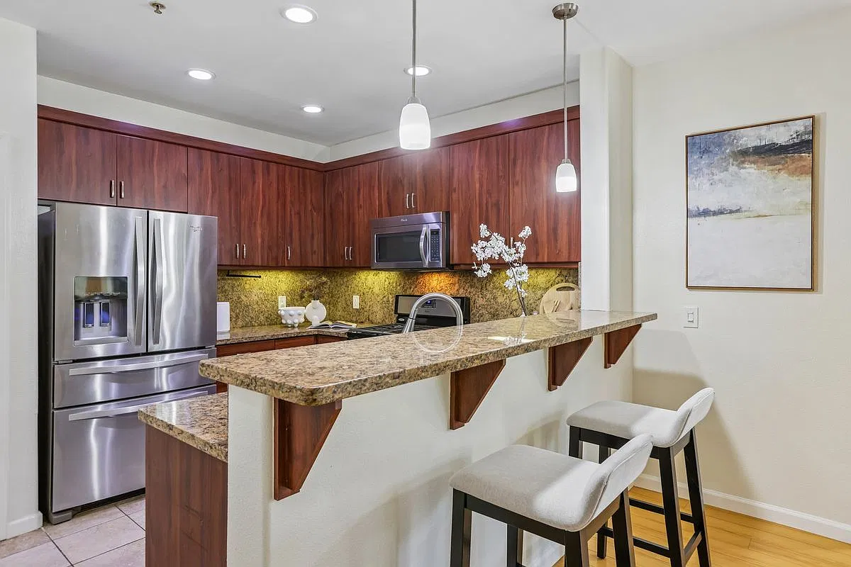 2 bed, 1.0 bath, 926 sqft, $3,400 — Photo 4