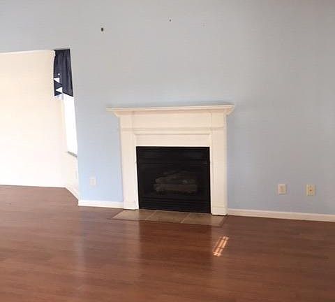 4th image of 617 Custer Dr
