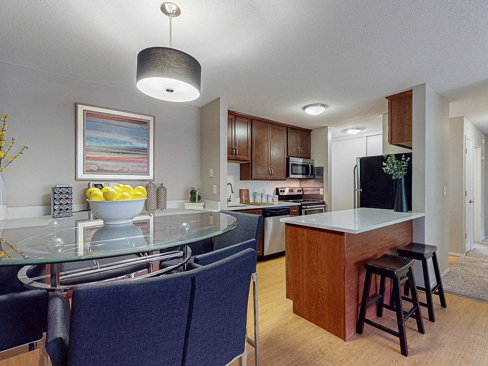 1st image of 5200 W 102nd St #3101