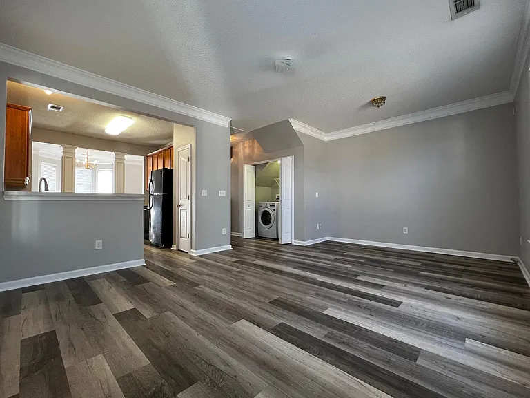 213 Nimbus Ct — Photo 16