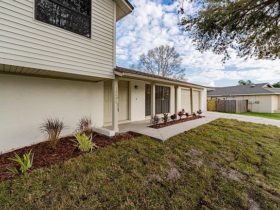 2nd image of 16209 Pebblebrook Dr