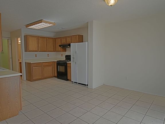 3rd image of 11216 Campo Del Sol Ave NE