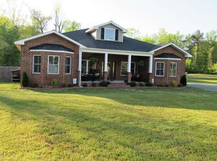 6071 Coke Ln, Hayes, VA 23072