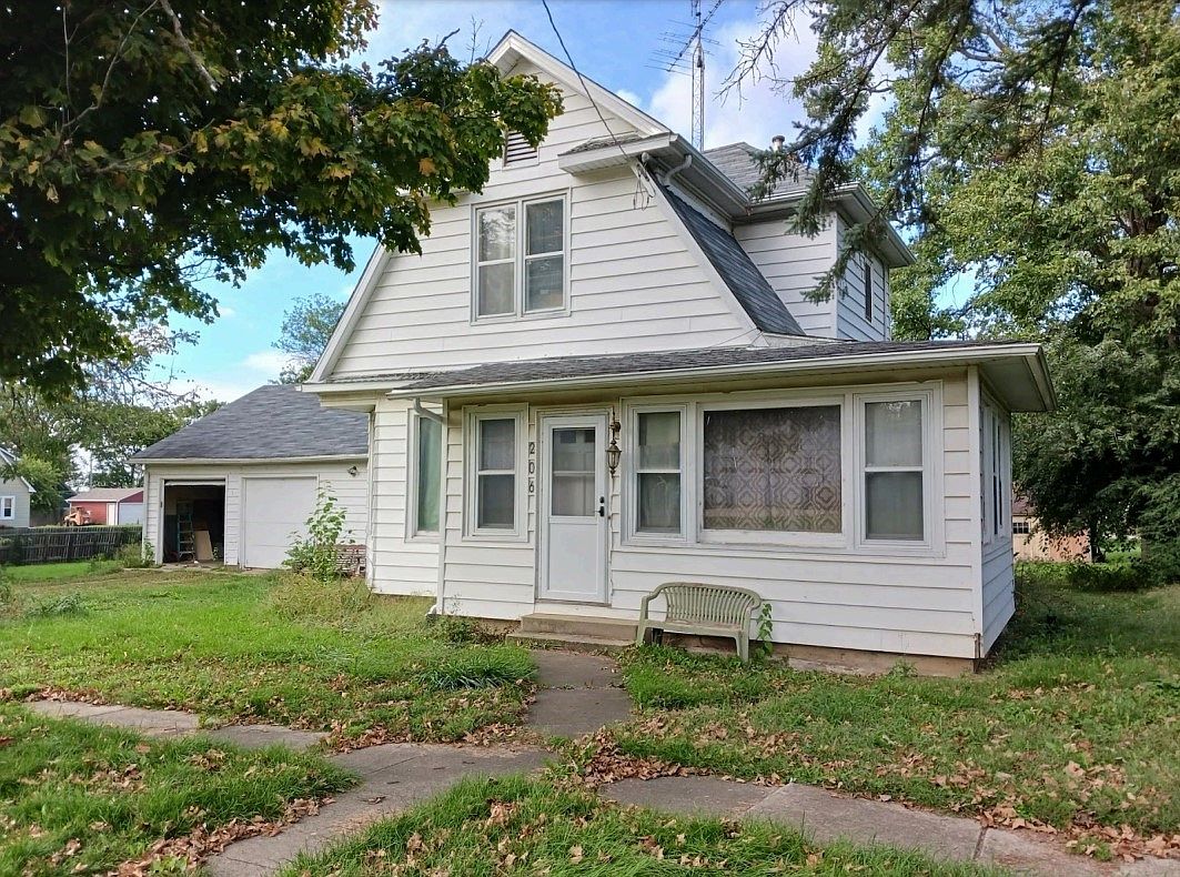 206 W 1st St, Lostant, IL 61334 MLS 11913124 Zillow