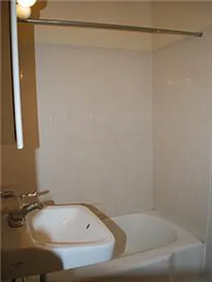 Rented by Buchbinder & Warren | media 24