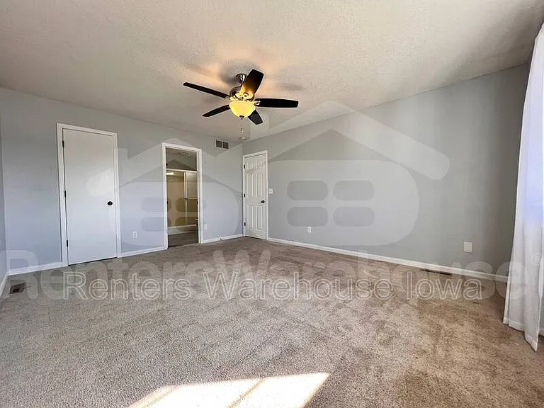 1709 NE Sherman Ct — Photo 14