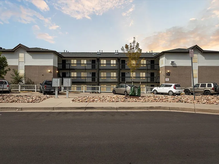 RockView Apartments — Photo 18