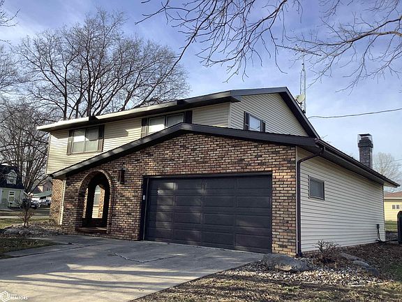 2nd image of 708 3rd Ave SE