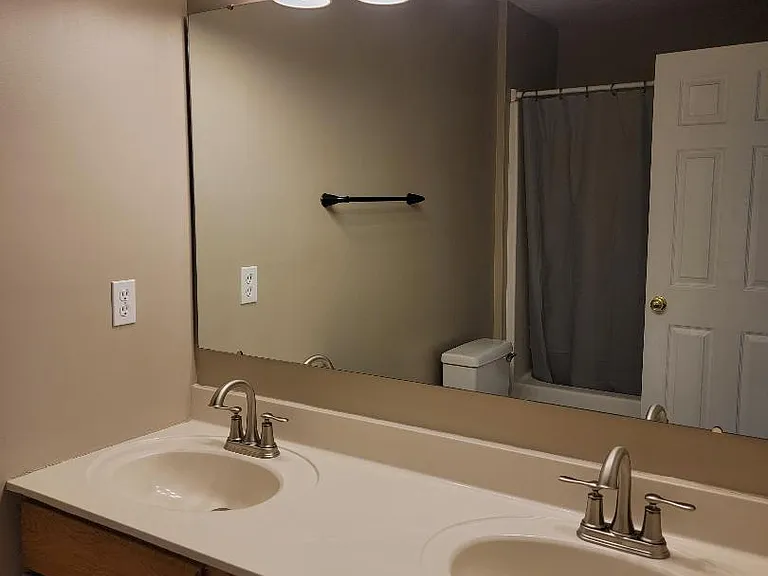 2301 Silver Crest Ct — Photo 7