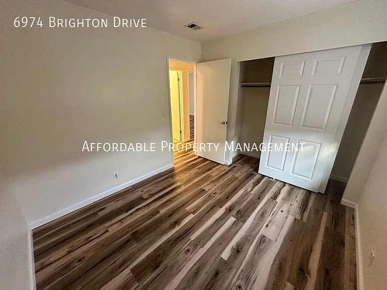 6974 Brighton Dr — Photo 12