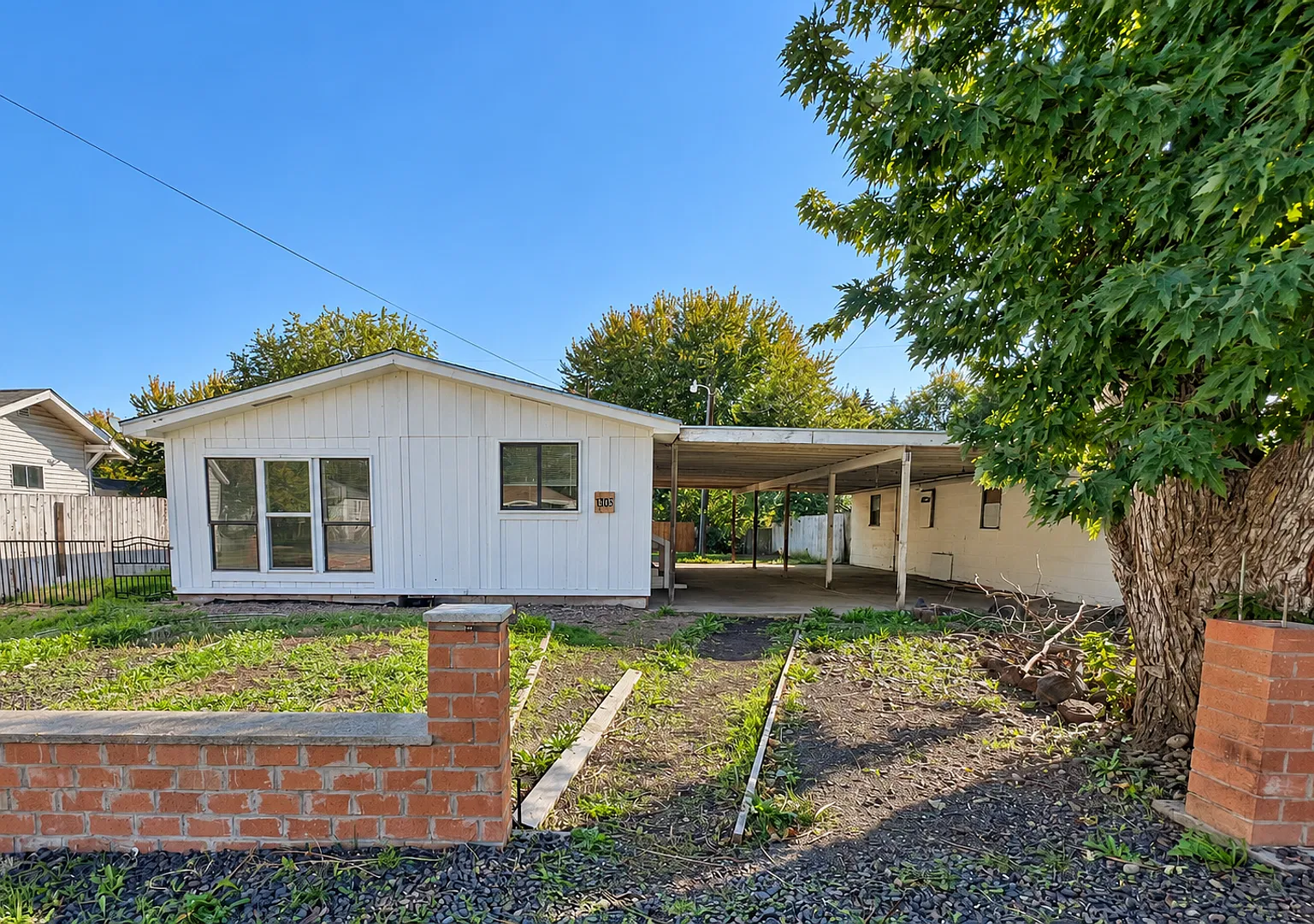 1305 S 10th Ave - Yakima WA — Photo 1