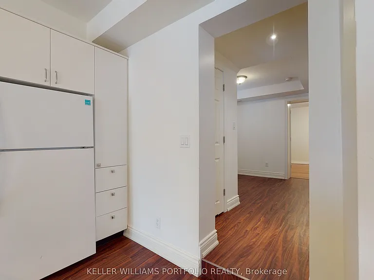 546 Eglinton Ave E #5 — Photo 32