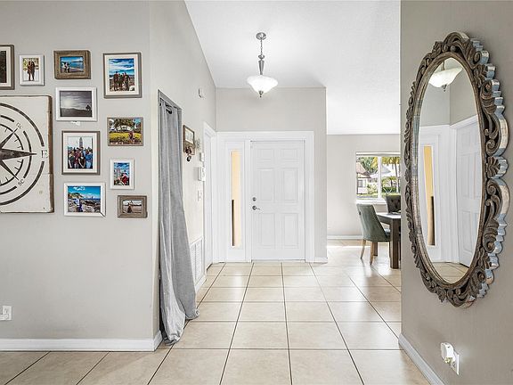 4th image of 9661 Carousel Circle