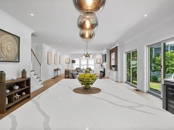 447 Massachusetts Ave #A, Lexington, MA 02420