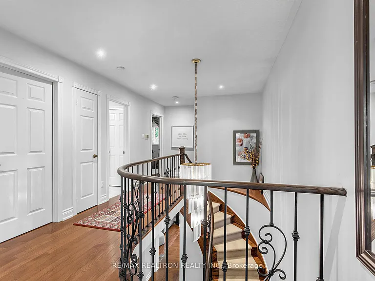 210 Westmount Blvd — Photo 29