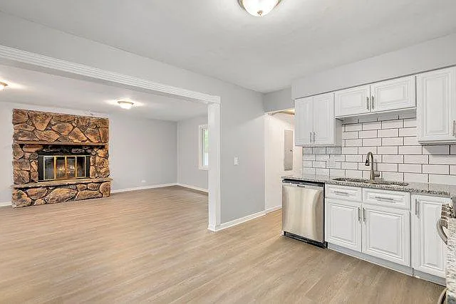 176 Plainview Dr — Photo 3