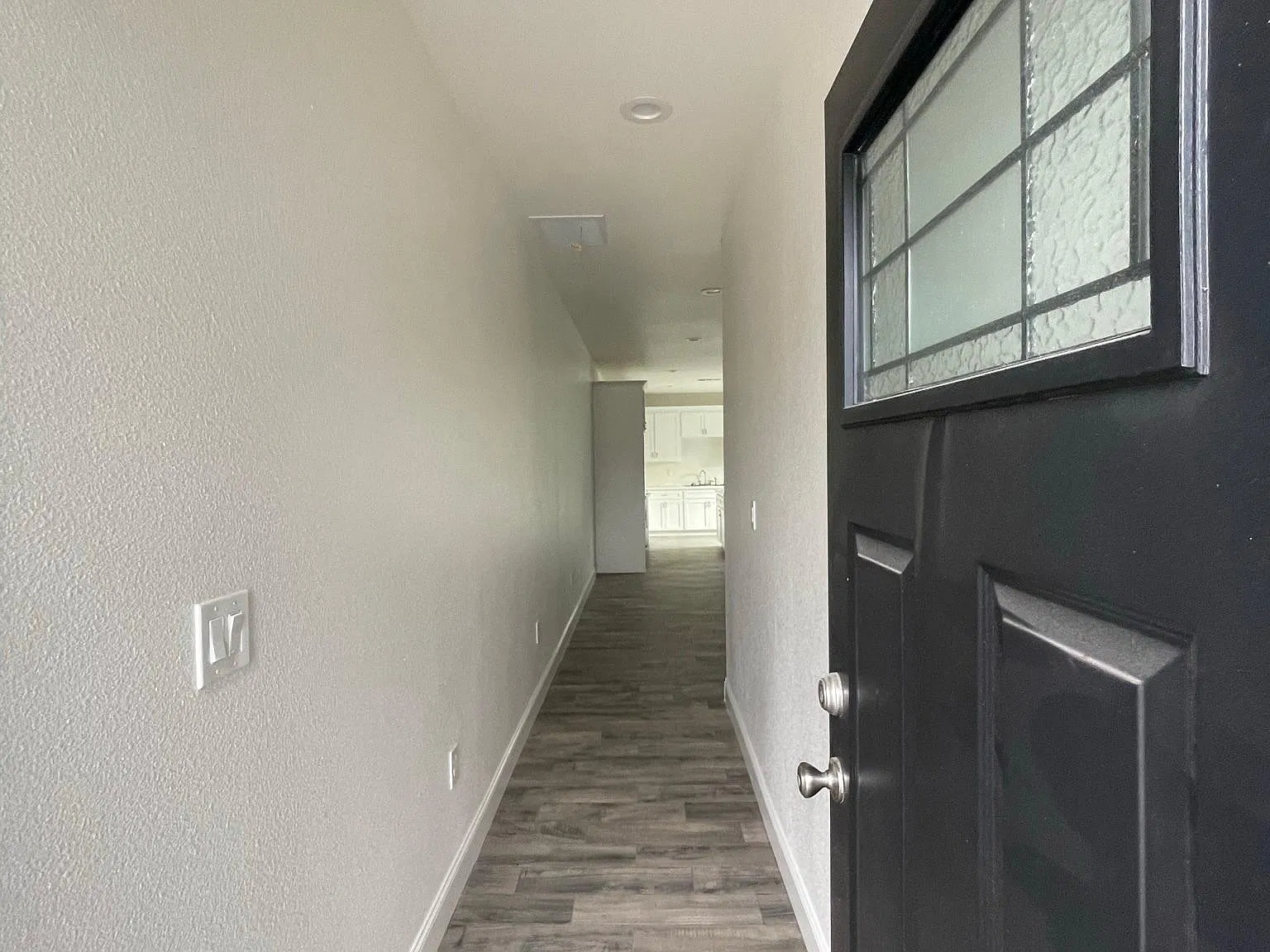 2 bed, 1100 sqft, $1,800 — Photo 2