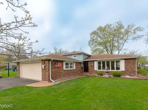 10 Joe Orr Ct, Crete, IL 60417