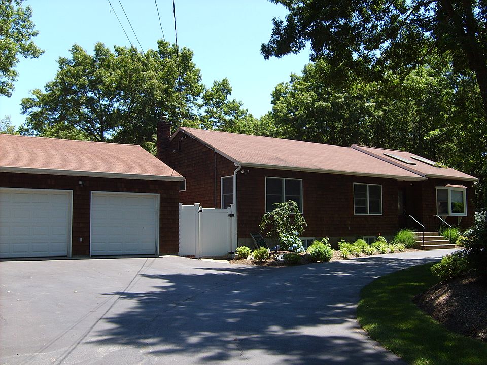 1st image of 107 Radio Ave