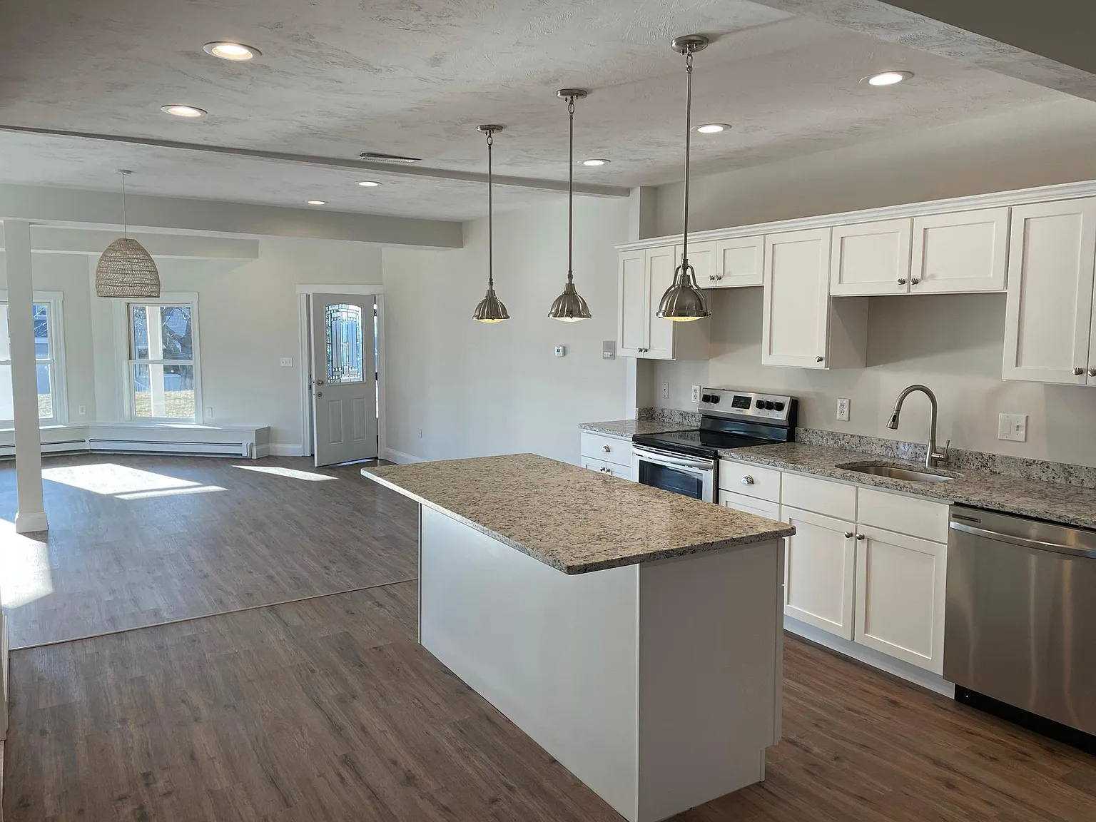 25 Winthrop Ave — Photo 2