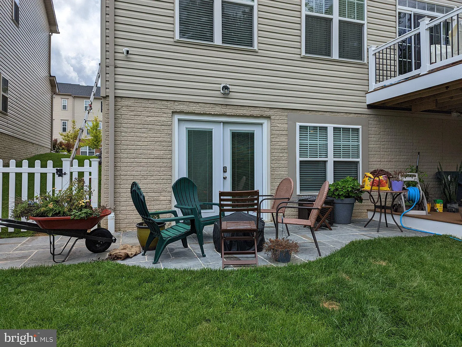 1 bed, 1.0 bath, 2568 sqft, $1,800 — Photo 2