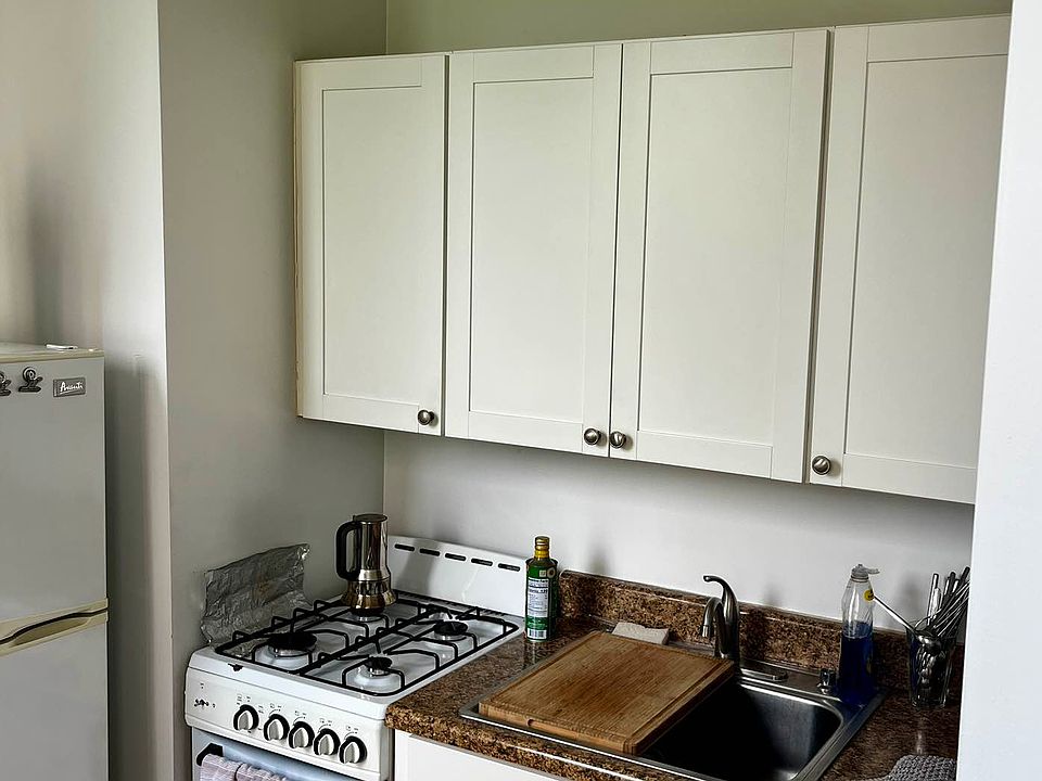 2nd image of 450 E 88th St APT 3N