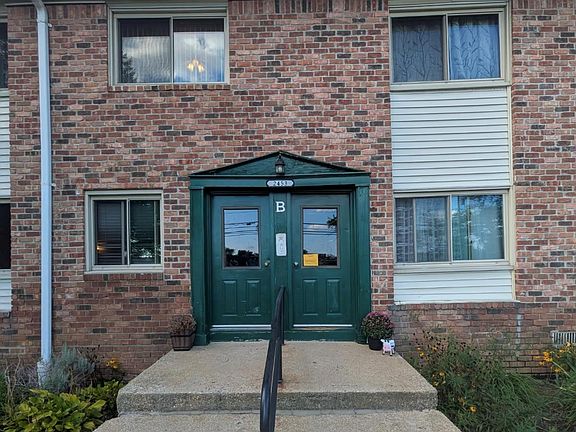 4th image of 2453 B Union Boulevard #15A