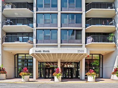 1560 N Sandburg Ter APT 4309J, Chicago, IL, 60610