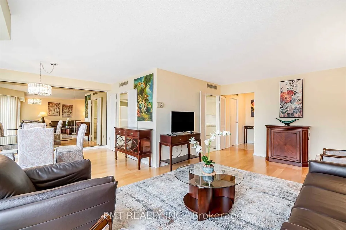 Building Photo - 55 Harbour Sq #3315