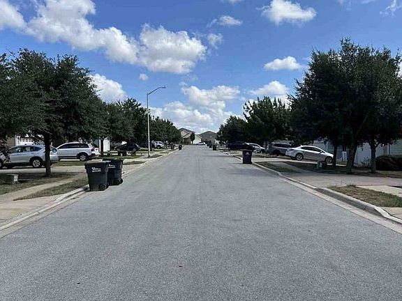 Exterior Neighborhood (street photo)