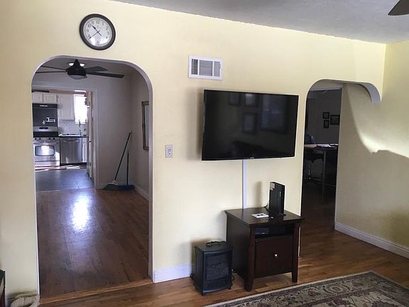 Living room (TV mount will stay)