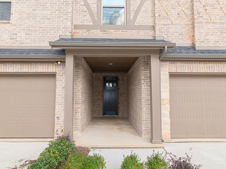 1544 Homeplace Cir — Photo 1