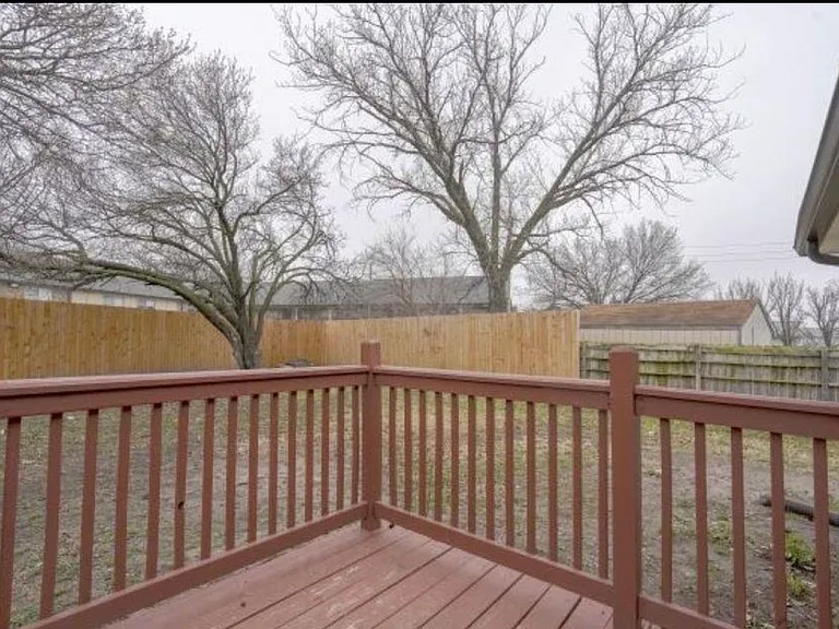 104 N Burr Oak Rd — Photo 35
