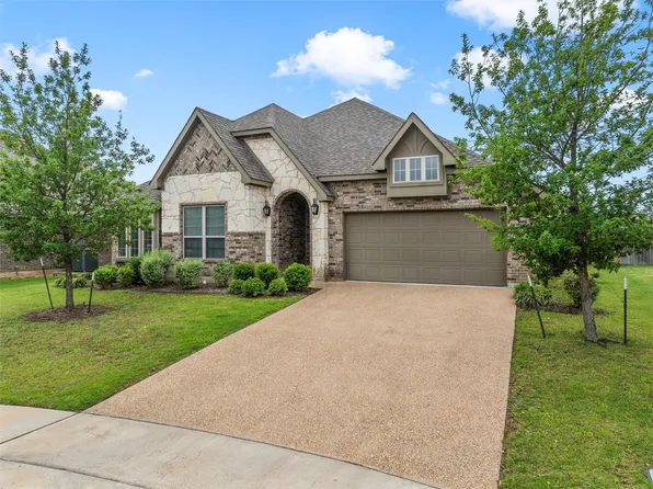 905 Heriot Ct, McGregor, TX 76657