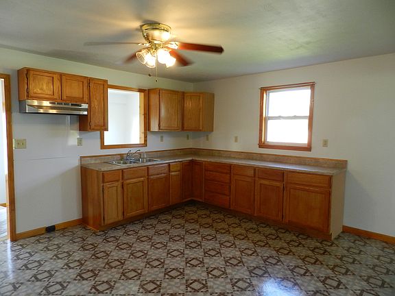 4th image of 6671 W Versailles St